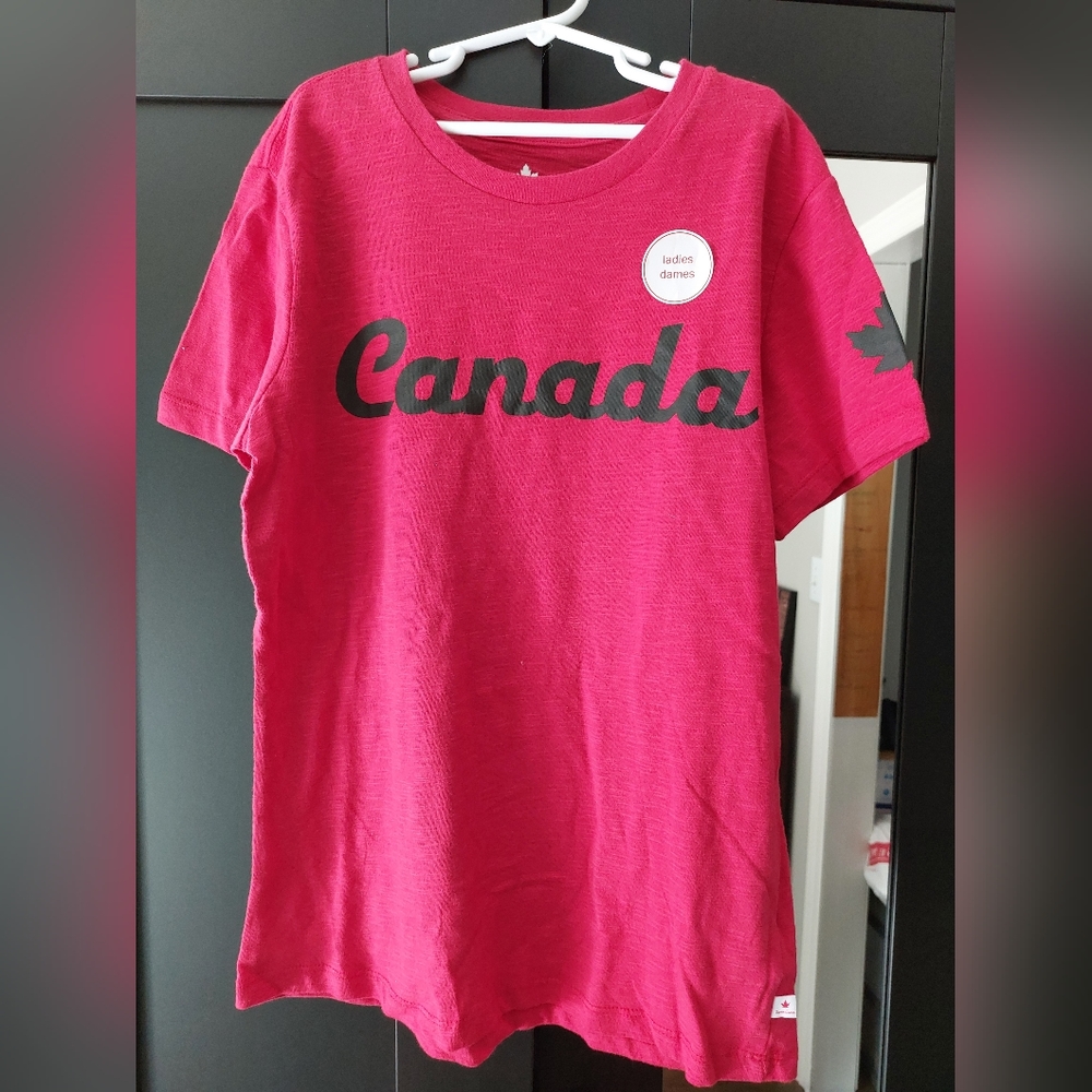 Canadian Canada T-Shirt Ladies Small